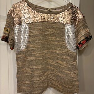 Gimmicks shirt/ sweater